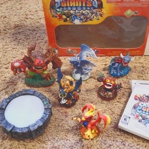 Skylanders 3DS + Extra Figures